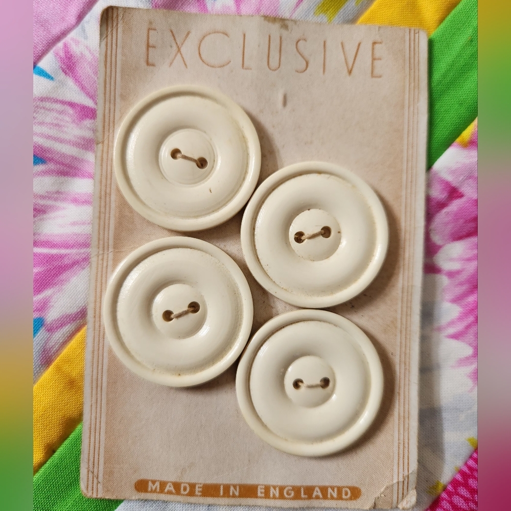 Vtg. Casein Ivory Buttons Set
